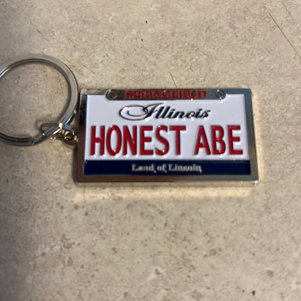 Illinois License Plate Honest Abe Souvenir Keychain 2"x1"